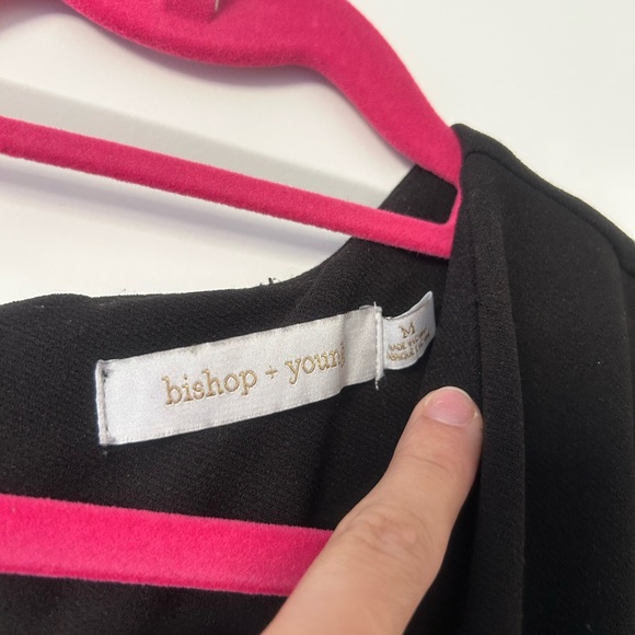 Black jumpsuit! Great quality with a nice thick matieral that’s still breathable - Picture 4 of 4